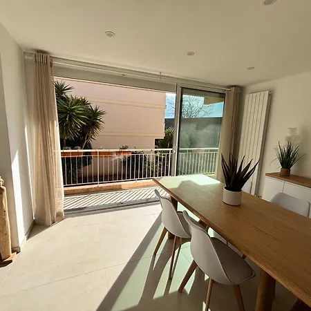 Neuf Apartment
